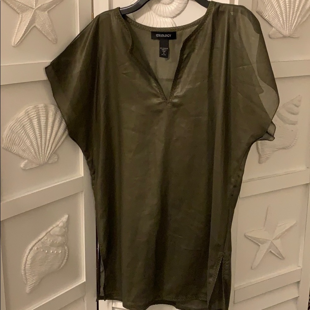 Ideology green top